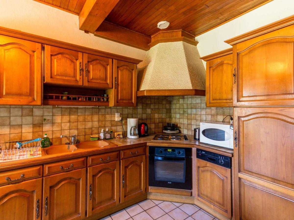 Beautiful Villa In The Parc Des Volcans D Auvergne Vic sur Cere Bagian luar foto