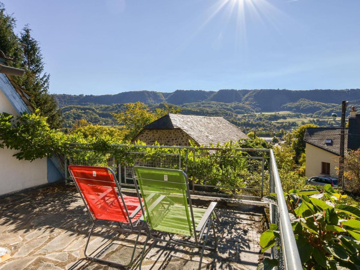 Beautiful Villa In The Parc Des Volcans D Auvergne Vic sur Cere Bagian luar foto